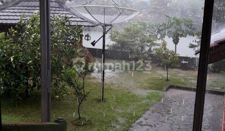 Villa House with Large Land Ready to Occupy in Pamulang, South Tangerang