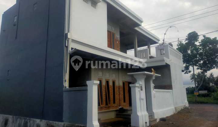 Minimalist House in Blahbatuh