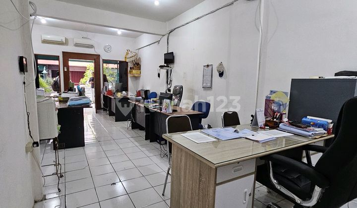 Ruko di Kompleks Perkantoran