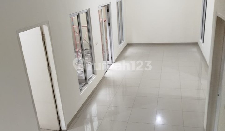 Beautiful 2-Story House with 3 Bedrooms in Illago Gading Serpong - No Cobroke