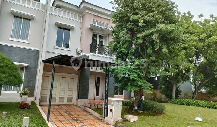 Rumah 4 Kamar 2 Ac Ada Canopy di Pascal Gs-No Cobroke