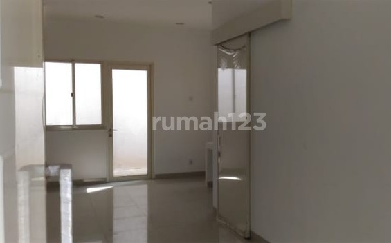 Nice 2-Story 3-Bedroom House in Faraday Gs-No Cobroke