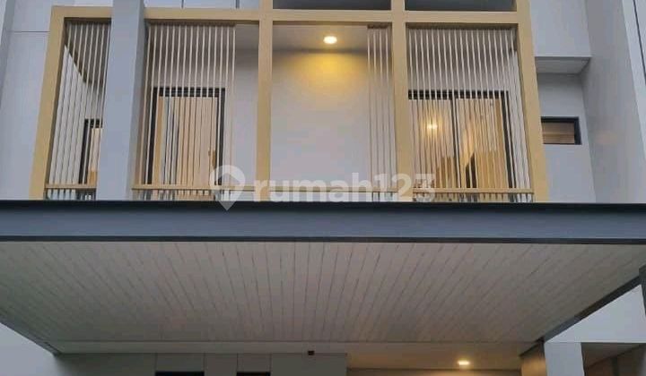 Nice Ready-to-Occupy 4-Bedroom House with 3 Air Conditioners in Eona BSD - No Co-Broke
