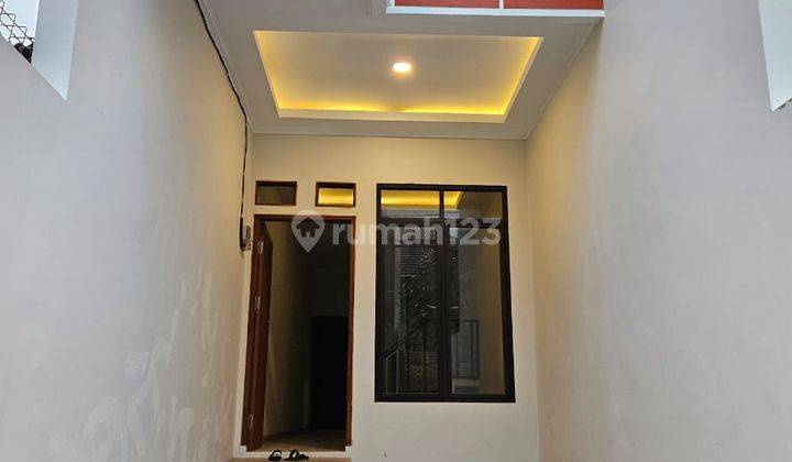 Rumah Baru 3,5 Lantai di Komplek Taman Ratu Jakbar 2