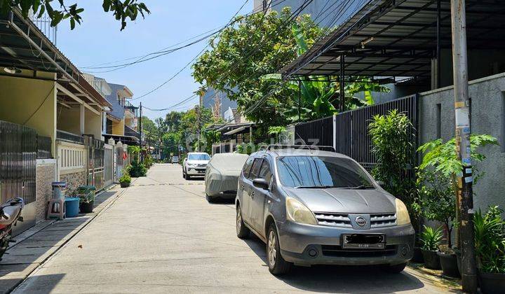 Rumah 3 Lantai Jelambar Madya, Jakarta Barat 2