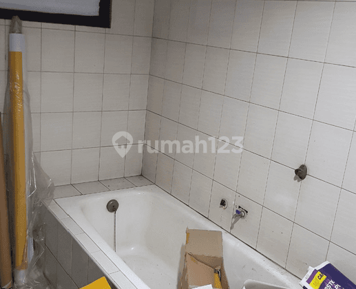 Gedung 2 Lantai Arjuna Utara Tanjung Duren Jakbar 2