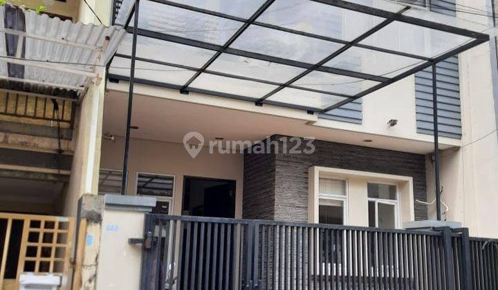 Rumah 3 Lantai Komplek Taman Ratu Jakbar 1