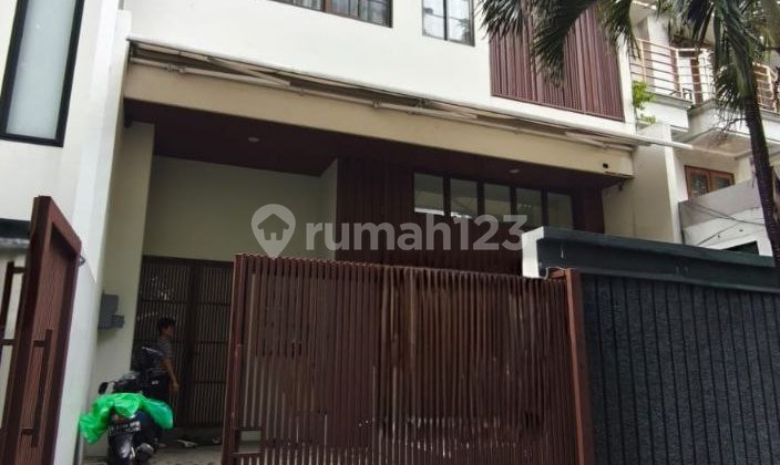 Jarang Ada Rumah 3 Lantai Komplek Taman Permata Buana Kembangan Jakarta Barat 1