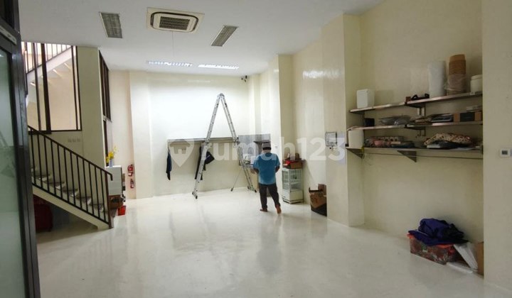 Jarang Ada Rumah 3 Lantai Komplek Taman Permata Buana Kembangan Jakarta Barat 2