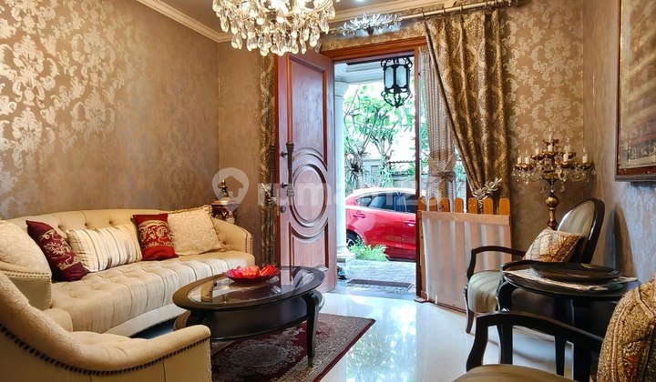 For Sale 2.5 Story House in Slipi Cluster, West Jakarta, Price Below NJOP. 2