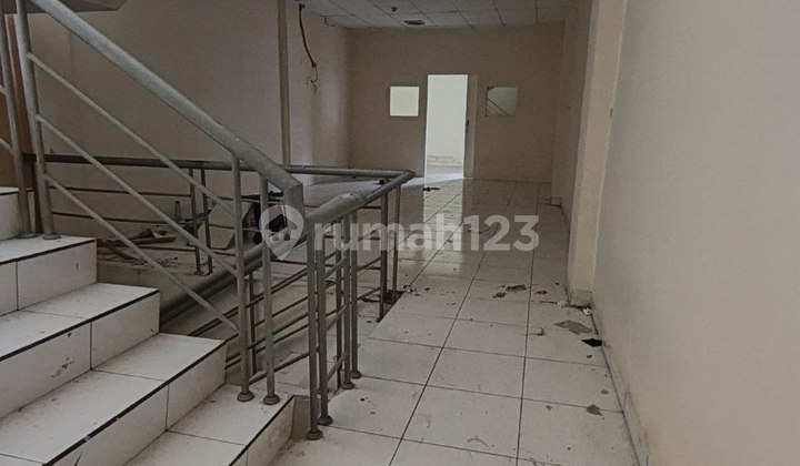 For Sale: 3.5-Story Shop House in Tanah Abang, Central Jakarta 2