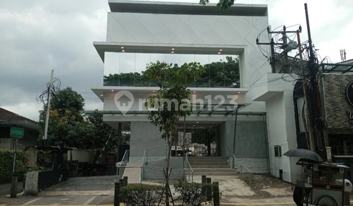Gedung Strategis di Kemang Raya, Jakarta Selatan Gedung Strategis di Kemang Raya, Jakarta Selatan