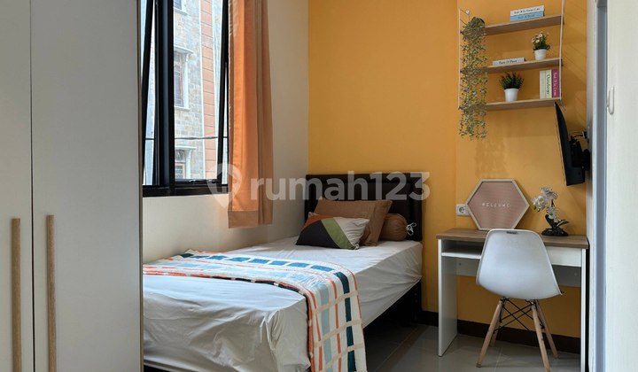For Sale: 20-Bedroom Boarding House in Jembatan Lima Area, West Jakarta 1
