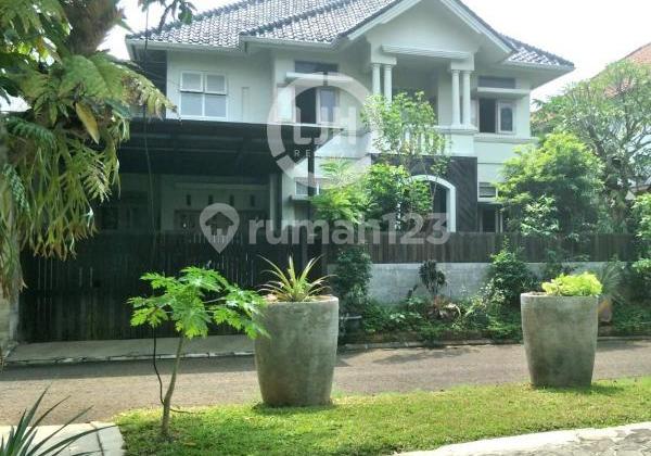 Beautiful Ready-to-Occupy House with Lake View.