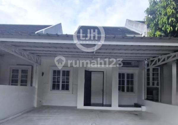 Rumah Siap Huni di Kota Wisata, Cibubur.