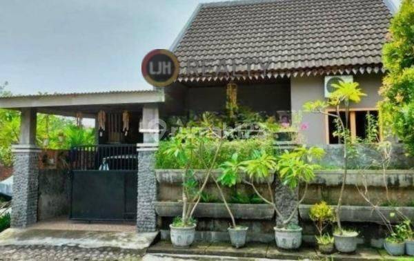 Rumah Semi Furnished Posisi Hook Di Taman Semengko Indah, Gresik - Jawa Timur 1