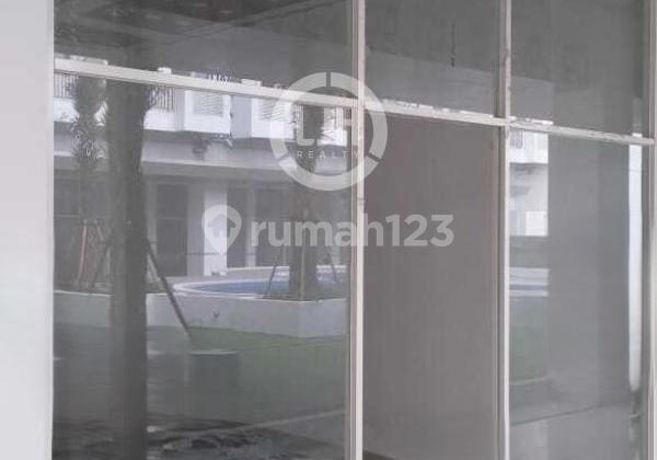 Ready-to-Use Shop House in a Strategic Location. 2