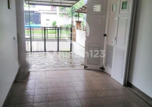 Beautiful House Ready to Live in at Legenda Wisata, Cibubur, Gn. Putri, Bogor. 2