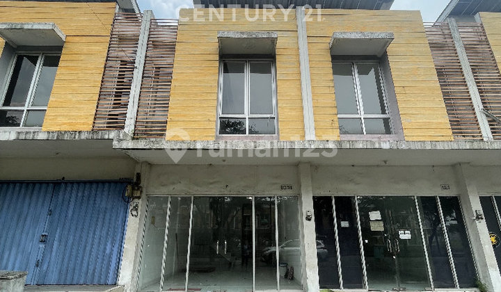 Good Strategic 2-Story Shop House, Suitable for Business and Office Use Good Strategic 2-Story Shop House, Suitable for Business and Office Use
