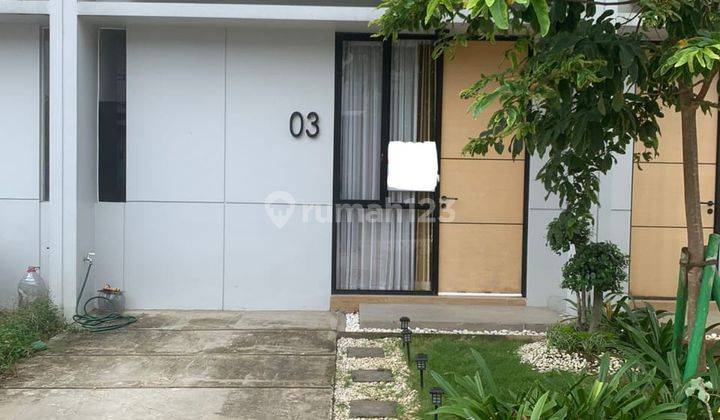 Disewa Rumah Cantik dan Bersih 2 Lantai Semi Furnished Lippo Karawaci  1