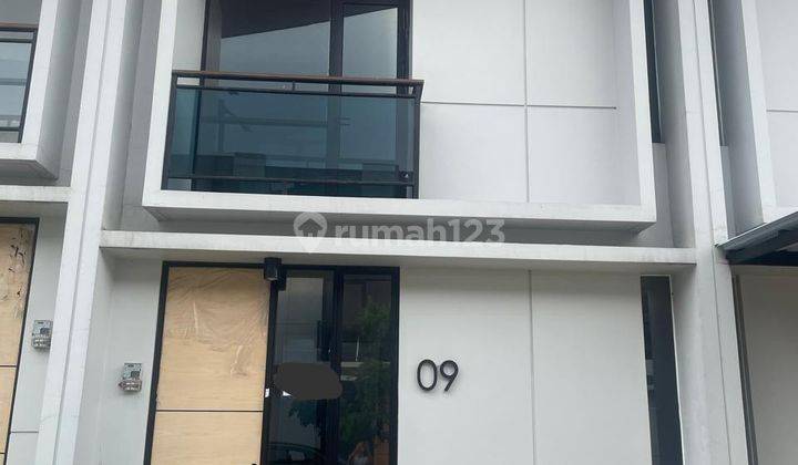 Rumah Baru Bagus Rapi Cantik Semi Furnished Lippo Karawaci 1