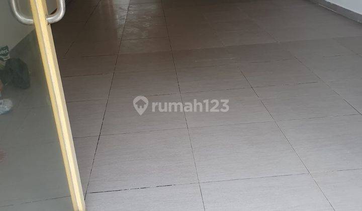 Ruko Bagus Bersih 3 Lantai Siap Pakai Dekat Sekolah Dan Mall 2