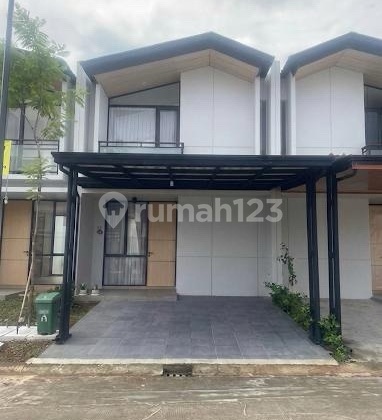 Rumah Bagus 2 Lantai Nyaman Strategis Dekat Kampus Uph dan Tol
