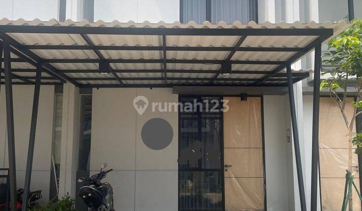 Disewa Rumah Bagus 2 Lantai Semi Furnished Bersih Dekat Kampus 1