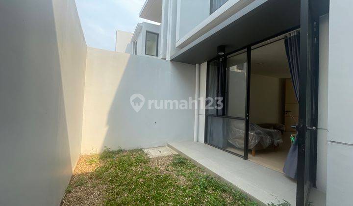 Disewa Rumah Bagus 2 Lantai Semi Furnished Bersih Dekat Kampus 2