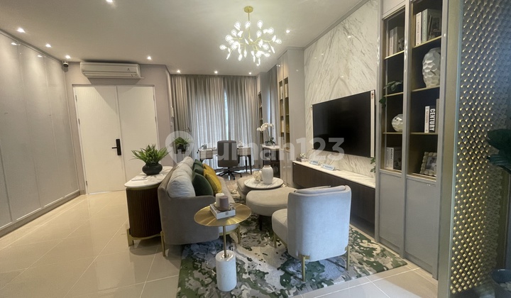 Rumah Bagus Siap Huni.2 Lantai Fully Furnished Lokasi Dekat Mall