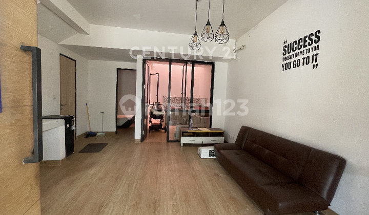 Rumah Bagus 2 Lantai Strategis Nyaman Dekat Kampus Uph dan Tol 5