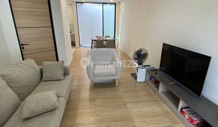 Rumah 2 Lantai Full Furnished Bersih Siap Huni Dekat Kampus Uph 2