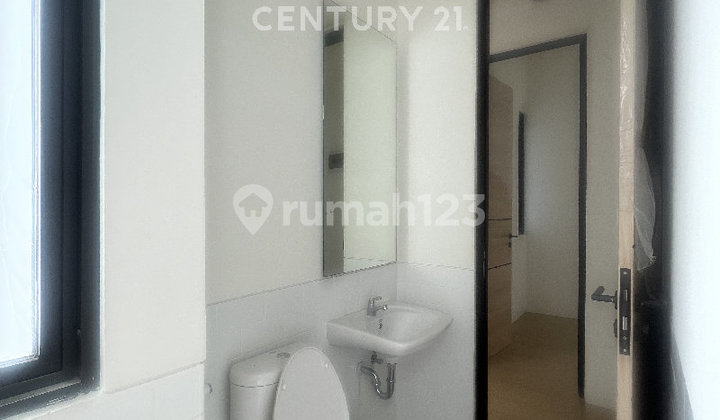 Beautiful 2-Storey Strategic House Comfortable Safe Complete Facilities 2