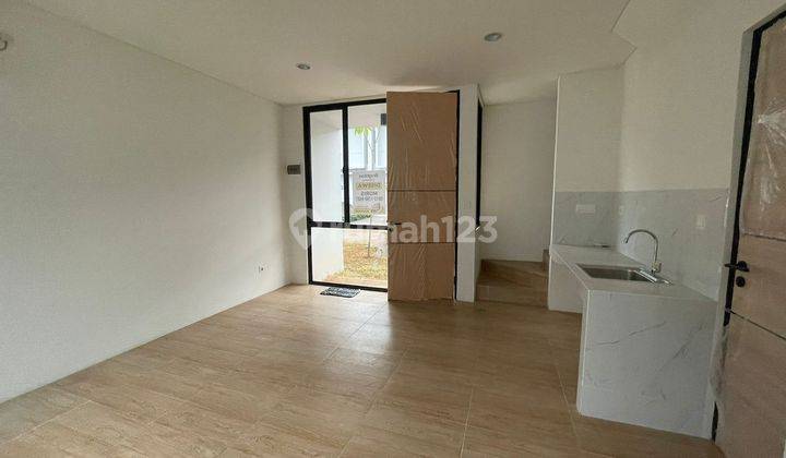 Rumah Bagus 2 Lantai Bersih Semi Furnished Dekat Kampus Uph 2