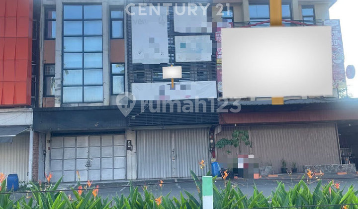 Ruko Komersial Jalan Boulevard Dekat Tol Cocok Buat Kantor Bisnis