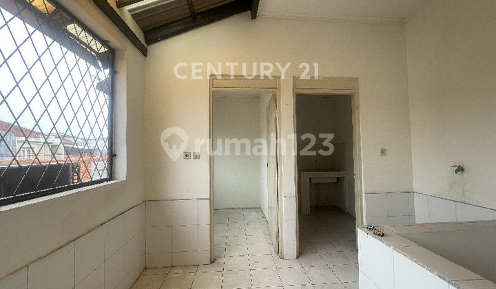 Rumah Cantik Semi Furnished Strategis Nyaman Dekat Kampus Uph 2