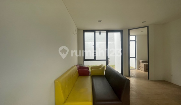 Rumah Bagus Semi Furnished 2 Lantai Strategis Dekat Kampus Uph 2