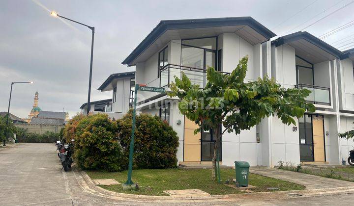  Rumah 2 Lantai Bersih Semi Furnished Dekat Mall Dan Kampus  1