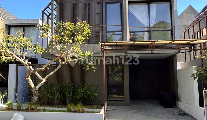 Disewakan Rumah Damara Termurah! Full Furnished, 3 Kamar, Akses Clubhouse, Siap Huni - Cuma 200 Juta/Tahun! Disewakan Rumah Damara Termurah! Full Furnished, 3 Kamar, Akses Clubhouse, Siap Huni - Cuma 200 Juta/Tahun!