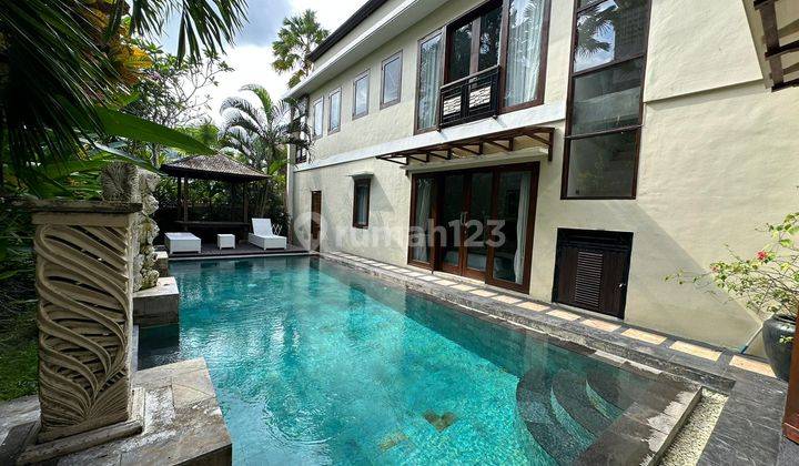 For sale, 4br Villa Relaxed, Developing Location in Pererenan, Canggu, Bali. Can get Kpr 1