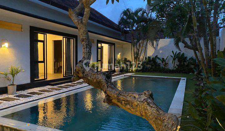 For Rent Yearly Modern Villa 3BR Jalan Raya Canggu Near To Umalas Bali 1