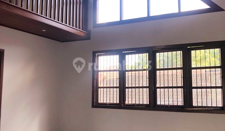 Dijual Cepat! Rumah 4Kt 2,5 Lantai di Puri Gading Jimbaran, SHM 2