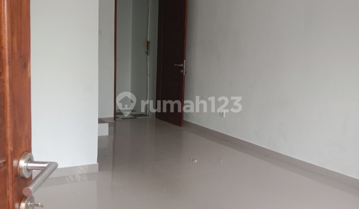 Only 1 Unit Left for Rent! Safe 2-Story House in Taman Pancing Timur, One Gate &amp; Security Available. 2
