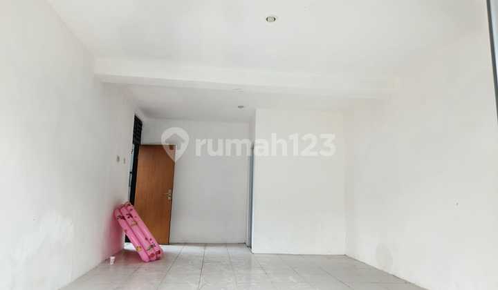 Strategic Store in Dalung - Only 50 Million/Year! Suitable for Business, Busy Location