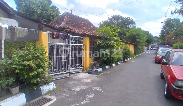 Dijual Tanah Bonus Rumah Dalam Beteng Kraton Cocok Untuk Homestay Dan Cafe