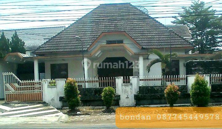 Rumah classic semi furnish di demangan dekat UGM 1