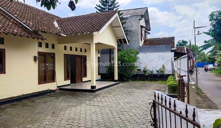 Rumah klasik halaman luas di tengah kota dekat Balaikota 1