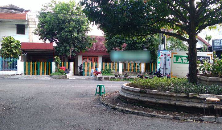 Tanah di lingkungan UGM 1