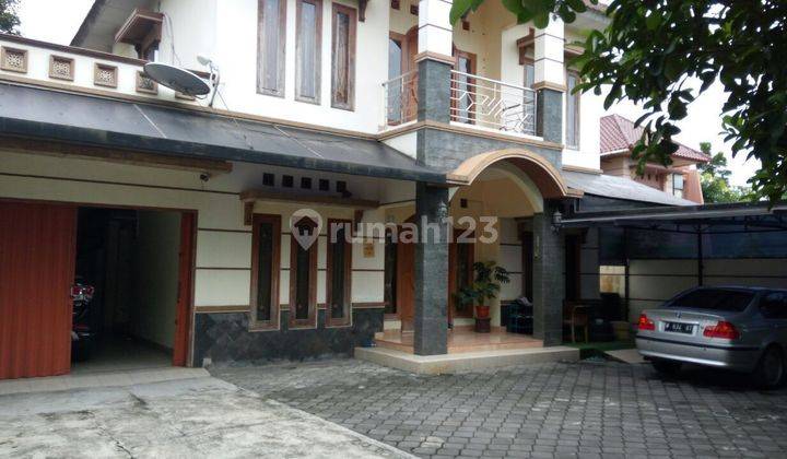 Rumah mewah full furnished  halaman luas di Purwomartani dekat kampus UPN 1