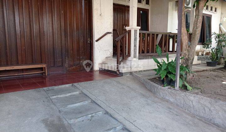 Rumah klasik bangunan kokoh dalam beteng kraton